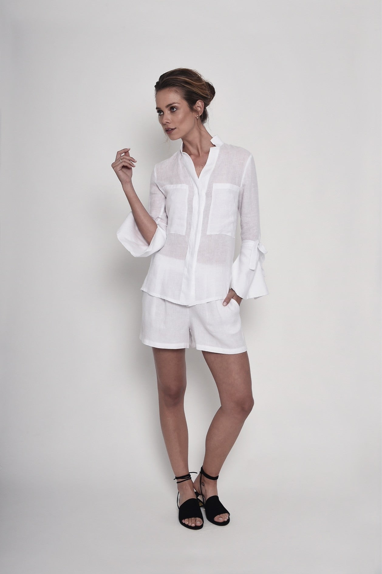 A Walk in Sintra Linen Shorts